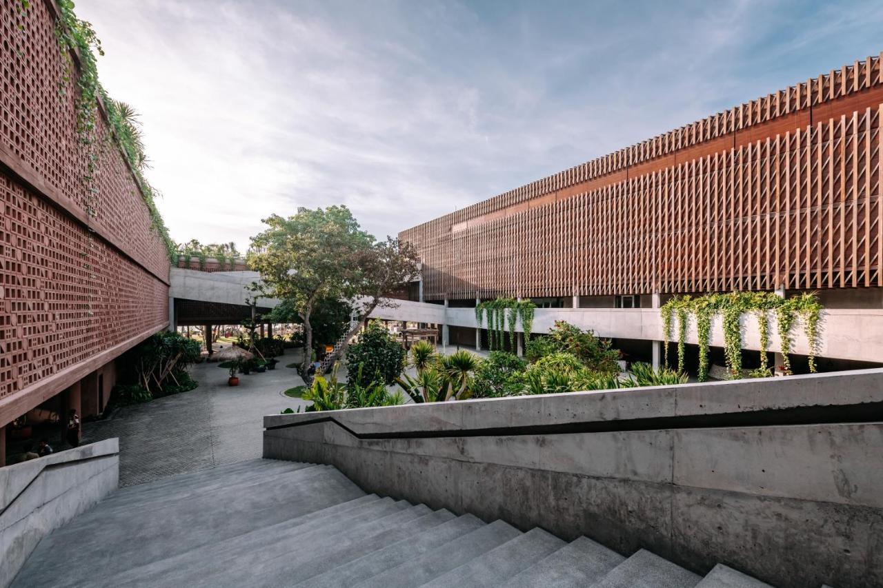 Potato Head Suites & Studios Seminyak Exterior foto The library